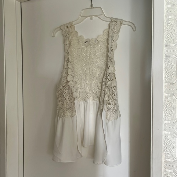 White Bohemian Layering Vest w/ Design - Picture 4 of 5